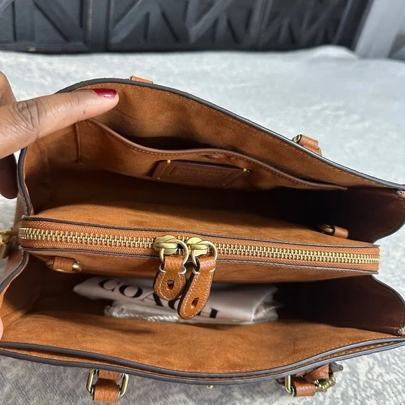 COACH Brooke Carryall 28 (Burnished Amber) - Picture 7 of 11